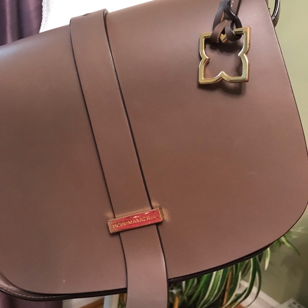 🌼BCBGMaxAzria Real Leather Crossbody Bag, 11”x8”x3.5” - Picture 3 of 16